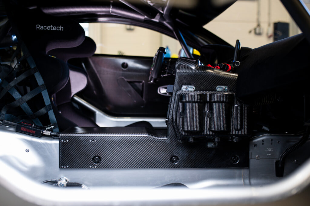 Janík Motorsport se stává hrdým partnerem Aston Martin Racing