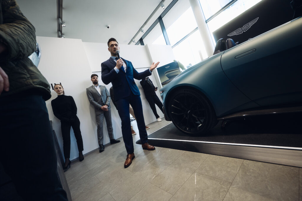 Nový Aston Martin Vantage Roadster v Praze