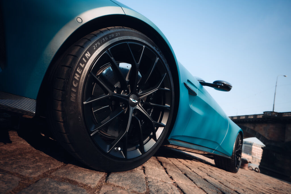 Nový Aston Martin Vantage Roadster v Praze
