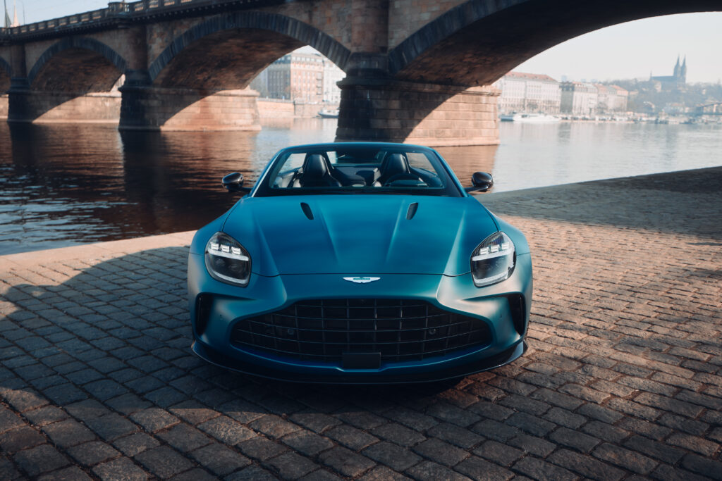Nový Aston Martin Vantage Roadster v Praze