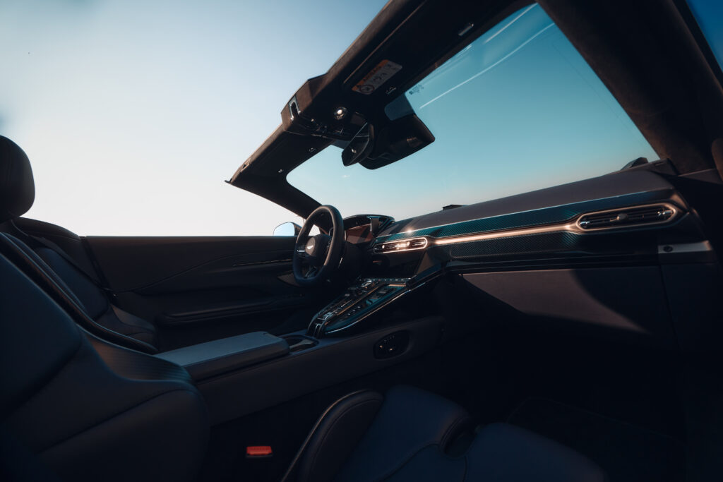Nový Aston Martin Vantage Roadster v Praze