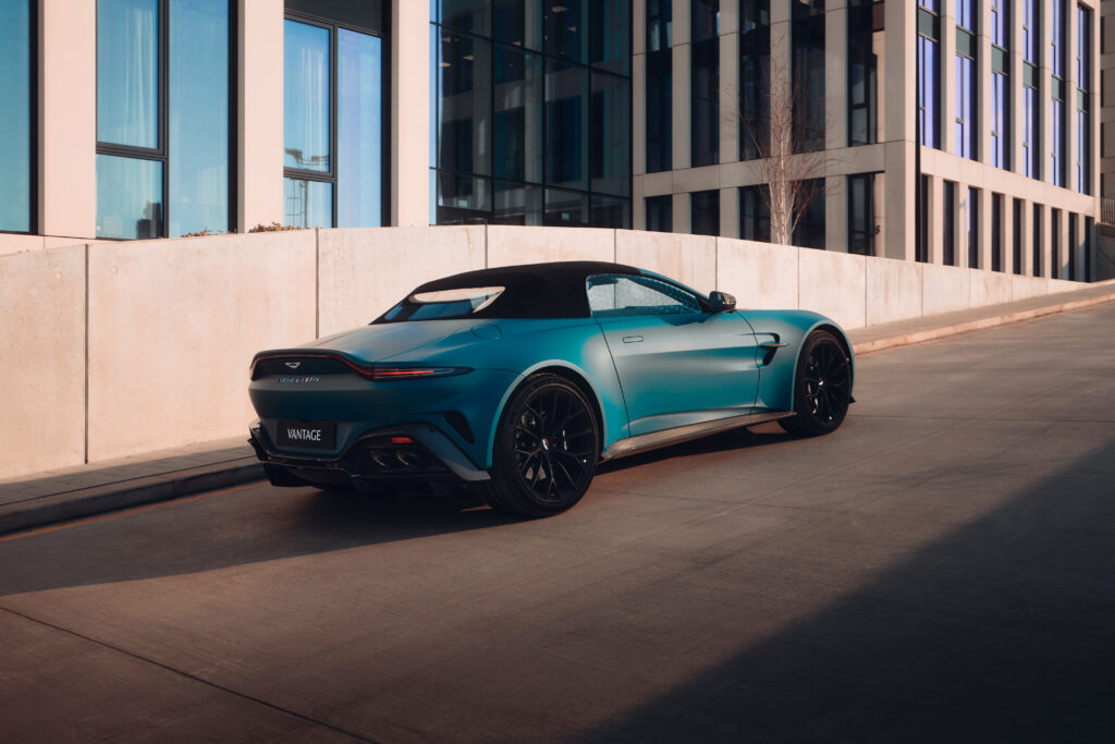 Nový Aston Martin Vantage Roadster v Praze