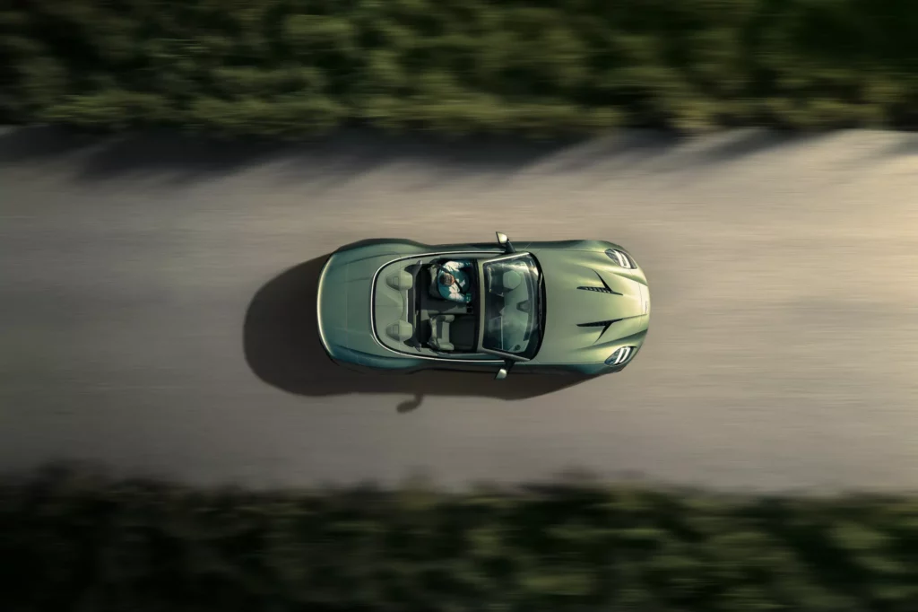 ASTON MARTIN VANQUISH VOLANTE