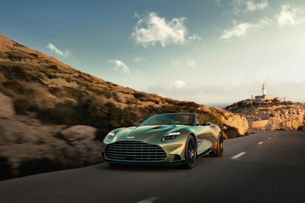 ASTON MARTIN VANQUISH VOLANTE