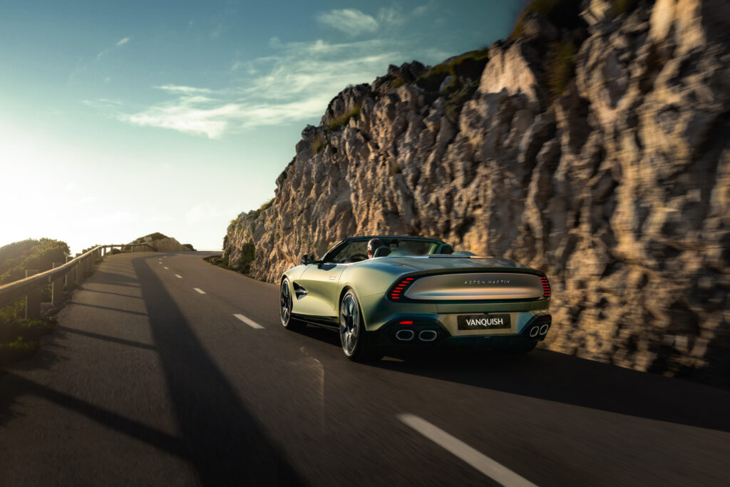 ASTON MARTIN VANQUISH VOLANTE
